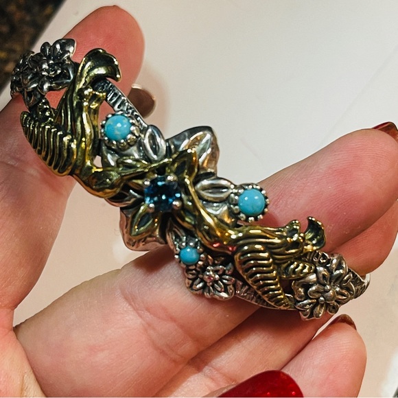 💙Beautiful Silver Turquoise.& Blue Topaz Floral Wrist Cuff with Amazing Detail! - Picture 11 of 12